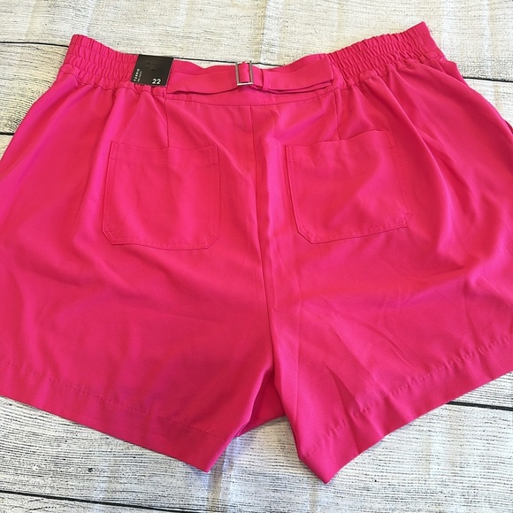 Torrid • Wide Leg Studio Crepe Shorts Hi-Waist Color: Pink Peacock • Sz 22 • NWT - Picture 12 of 12